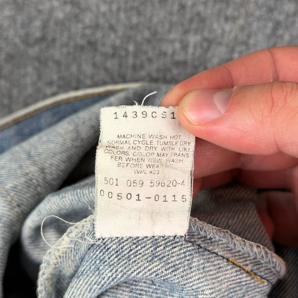 Vintage Levis 501 Jeans Mens 32x32 Blue Denim Distressed Repaired Made in USA